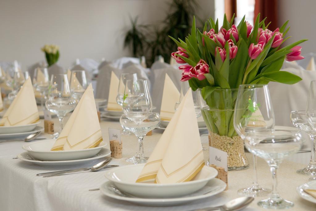 Penzion A Restaurace U Hroznu Velke Bilovice Bagian luar foto