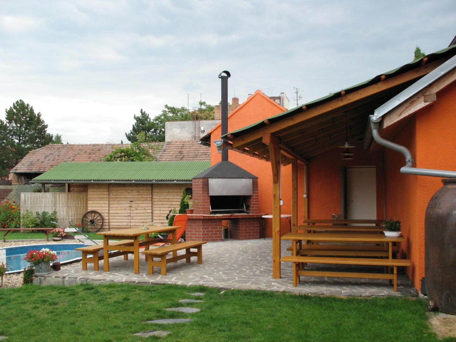 Penzion A Restaurace U Hroznu Velke Bilovice Bagian luar foto